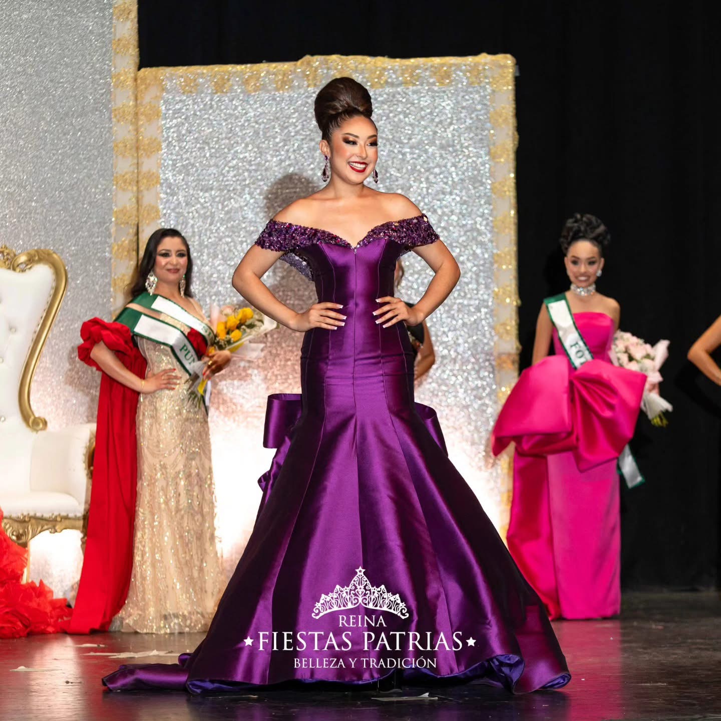2026 Reina Fiestas Patrias crowned on stage